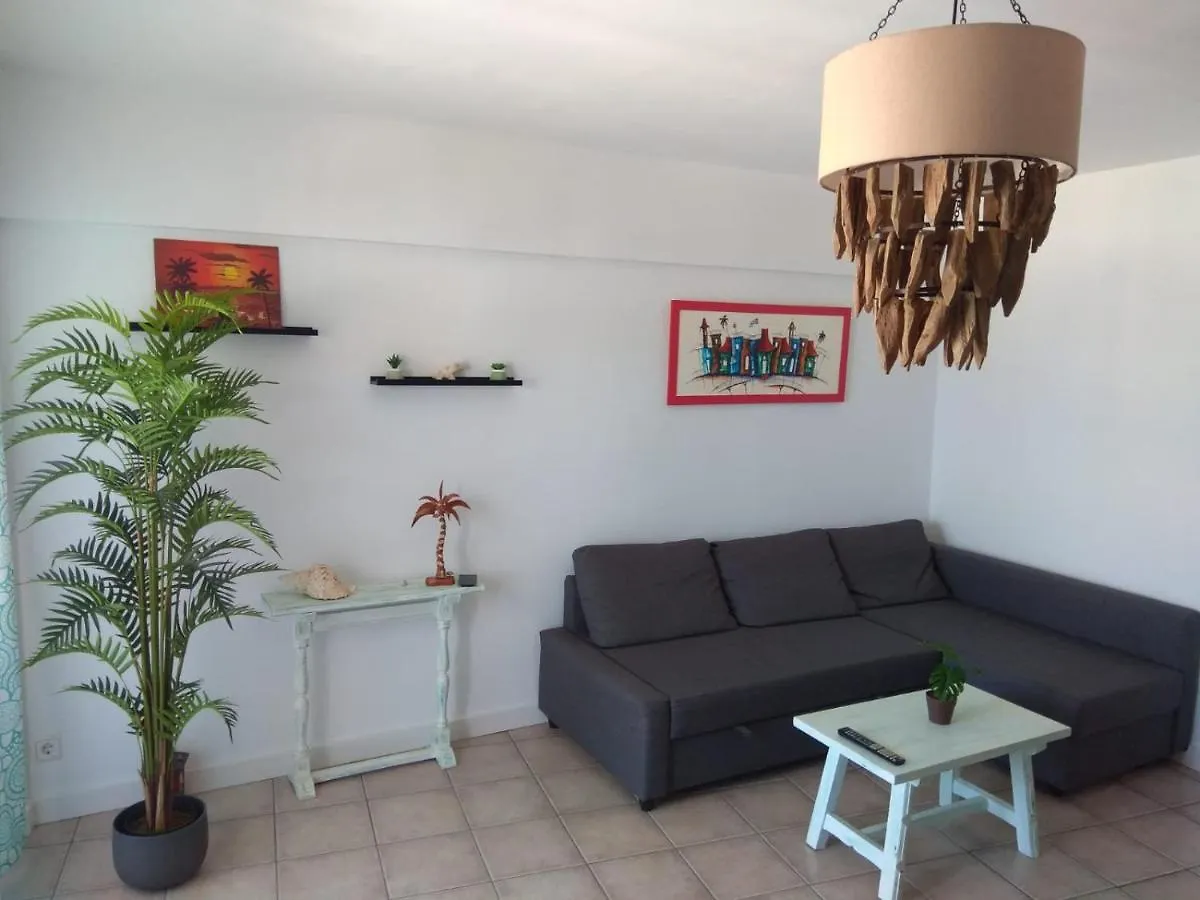Apartamento Acogedor Con Vistas Al Mar contacts